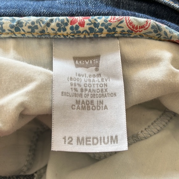 Original Levi’s 540s to tilted flare. In like new condition. Size 12 medium - Picture 4 of 5